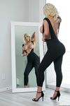 Nicolette Shea. Pospremi mamo