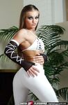 Rita Faltoyano dostane péro do kundy
