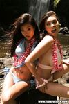 Lucy L e Tera Patrick alla cascata