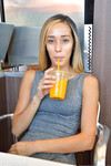 Averie mostra la sua figa