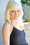 Chloe Foster nahá kočička