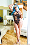 Nina Kayy de store pupper milf
