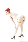 Justine Joli e Sinn Sage lambem-se