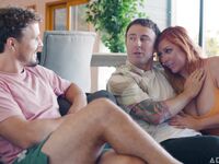 Vörös hajú nimfomán puncit nyalta és dugták miközben kuku maros hubby lesett