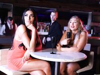 Ava Koxxx - Luxusní děvka v prdeli