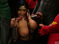Romi Rain superheltet knullet