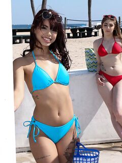 Gina Valentina e Kobi Brian - Pussy lecca